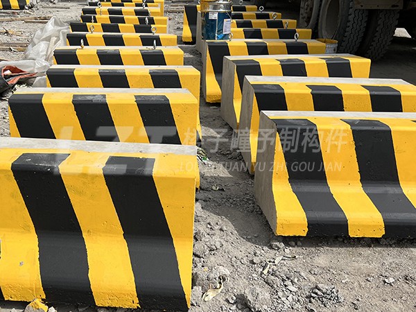 LZT裝配式預制圍擋基礎-2 青島預制構件廠(chǎng),青島混凝土預制蓋板,青島預制圍擋基礎,青島混凝土預制空心板,青島水泥隔離墩,青島水泥過(guò)梁