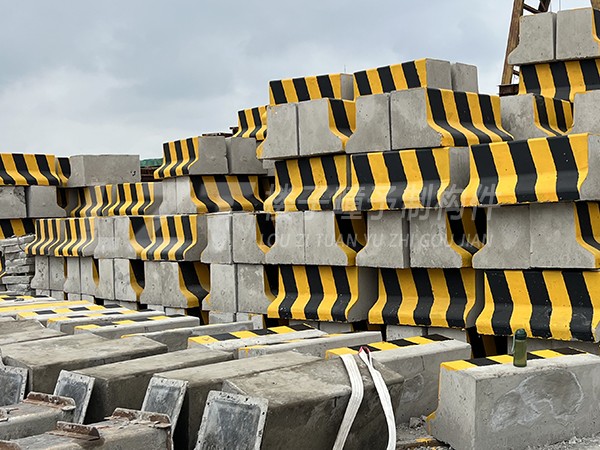 LZT裝配式預制圍擋基礎-3 青島預制構件廠(chǎng),青島混凝土預制蓋板,青島預制圍擋基礎,青島混凝土預制空心板,青島水泥隔離墩,青島水泥過(guò)梁