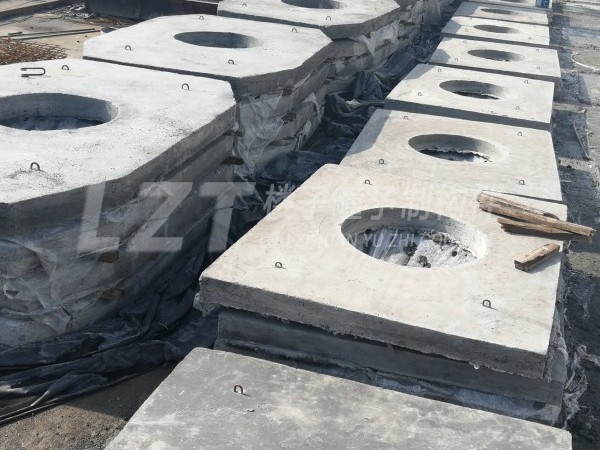 LZT上覆蓋板-4 青島預制構件廠(chǎng),青島混凝土預制蓋板,青島預制圍擋基礎,青島混凝土預制空心板,青島水泥隔離墩,青島水泥過(guò)梁