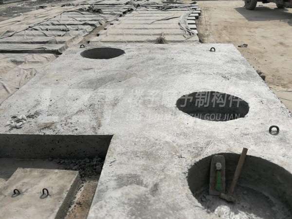 LZT上覆蓋板-3 青島預制構件廠(chǎng),青島混凝土預制蓋板,青島預制圍擋基礎,青島混凝土預制空心板,青島水泥隔離墩,青島水泥過(guò)梁