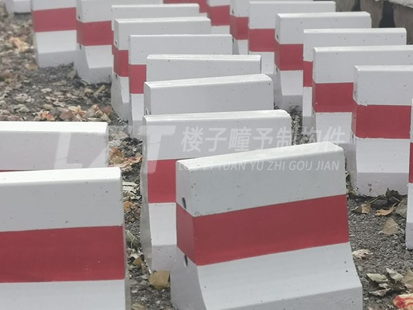 LZT水泥隔離墩-7 青島預制構件廠(chǎng),青島混凝土預制蓋板,青島預制圍擋基礎,青島混凝土預制空心板,青島水泥隔離墩,青島水泥過(guò)梁