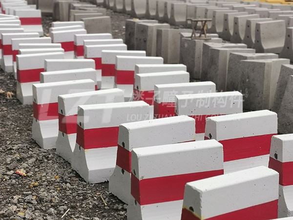 LZT水泥隔離墩-6 青島預制構件廠(chǎng),青島混凝土預制蓋板,青島預制圍擋基礎,青島混凝土預制空心板,青島水泥隔離墩,青島水泥過(guò)梁